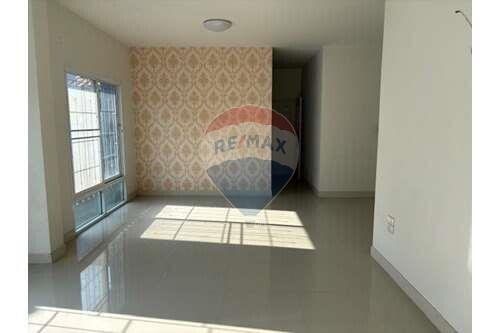 113 Sqm. Townhouse listed for ฿ 2,530,000.