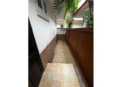 Baan Dusit Pattaya Park House with Pool for Sale