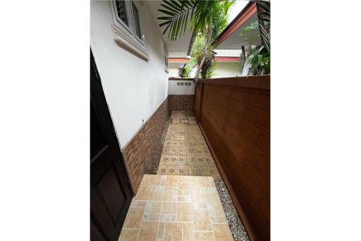 Baan Dusit Pattaya Park House with Pool for Sale