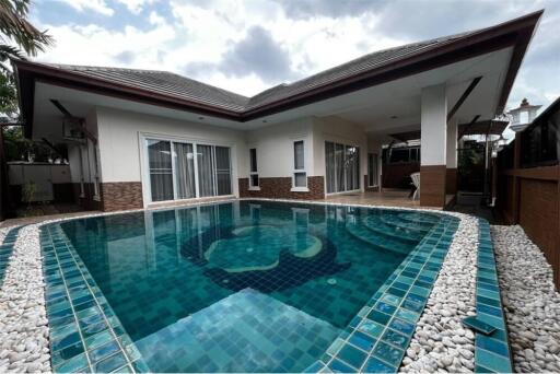 Baan Dusit Pattaya Park House with Pool for Sale