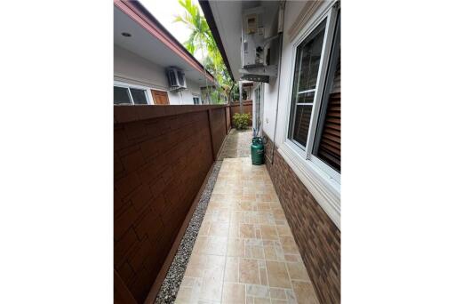 Baan Dusit Pattaya Park House with Pool for Sale