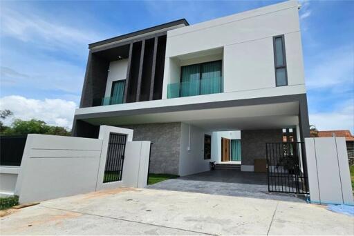 Luxury 2-storey Pool Villa, Soi Siam Country Club!