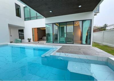 Luxury 2-storey Pool Villa, Soi Siam Country Club!