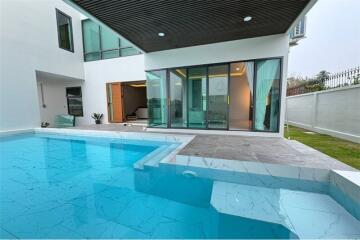 Luxury 2-storey Pool Villa, Soi Siam Country Club!