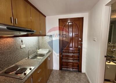 40 Sqm., 1 Bath Townhouse listed for ฿ 2,100,000.