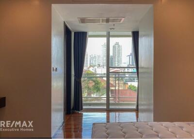 Spacious 3 Bed Pet-Friendly Condo near Thonglor BTS Station on Sukhumvit 55