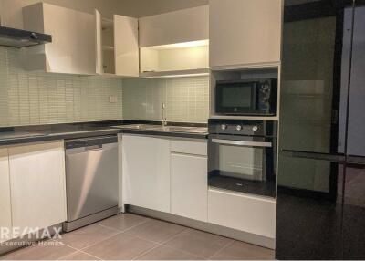 Spacious 3 Bed Pet-Friendly Condo near Thonglor BTS Station on Sukhumvit 55