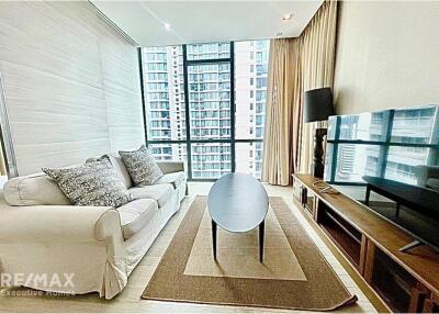 Luxurious 1-BR Condo with MRT Sukhumvit 8 Mins Walk - For Rent