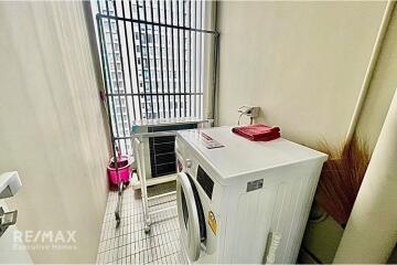 Luxurious 1-BR Condo with MRT Sukhumvit 8 Mins Walk - For Rent