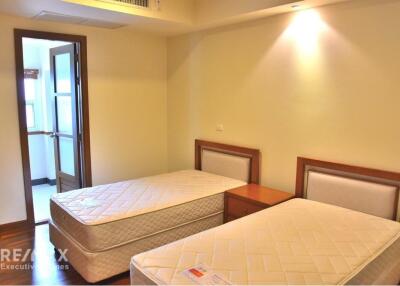 Spacious 3 Bed 3 Bath Condo for Rent at Sathorn Seven Residence - 10 Mins Walk to BTS Chong Nonsi