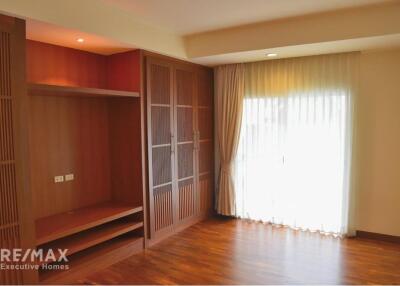 Spacious 3 Bed 3 Bath Condo for Rent at Sathorn Seven Residence - 10 Mins Walk to BTS Chong Nonsi