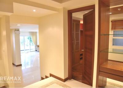 Spacious 3 Bed 3 Bath Condo for Rent at Sathorn Seven Residence - 10 Mins Walk to BTS Chong Nonsi