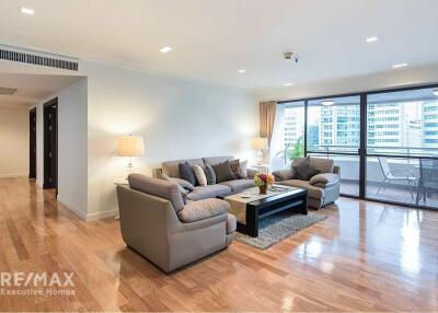 Luxurious 4-Bed Condo with Easy BTS Asok Access, 15 Mins Walk to BTS Station