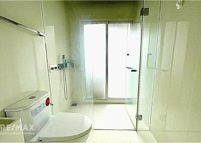 Modern Condo with MRT Sukhumvit 8 Mins Walk - Central Bangkok Studio for Rent