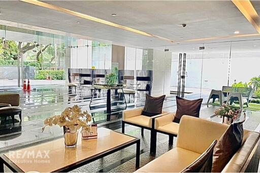 Modern Condo with MRT Sukhumvit 8 Mins Walk - Central Bangkok Studio for Rent