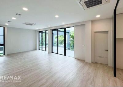 Luxurious 4 Bed Detached Home near Suvarnabhumi Airport