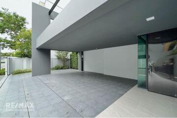 Luxurious 4 Bed Detached Home near Suvarnabhumi Airport