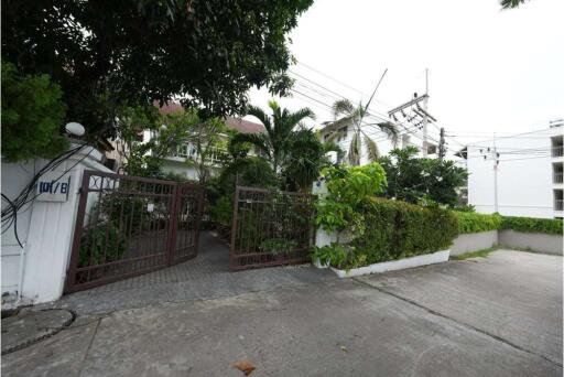 3-bedroom house is nestled in fisherman village