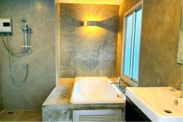 Beachfront condo for rent in Bangrak ,Koh Samui