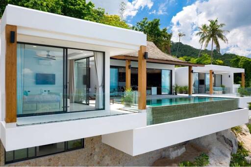 Seaview 4-Bedroom Pool Villa for Rent in Chaweng Noi, Koh Samui