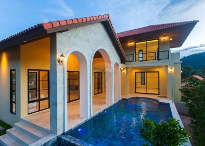 Elegant Tuscan-Designed 3 Bedrooms Pool Villa for Sale in Lamai, Koh Samui