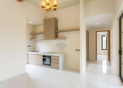 Elegant Tuscan-Designed 3 Bedrooms Pool Villa for Sale in Lamai, Koh Samui