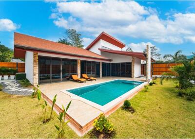 3-Bedroom Pool Villa Close to International Schools in Lamai, Samui