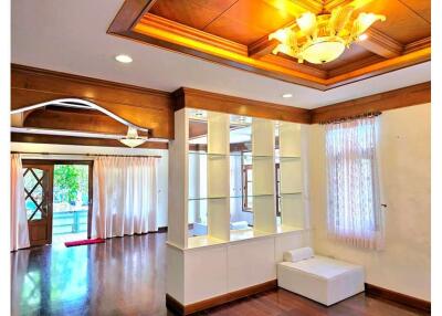 Dream Home for Sale in Koh Samui - A Modern Haven with Traditional Elegance