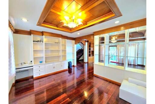 Dream Home for Sale in Koh Samui - A Modern Haven with Traditional Elegance