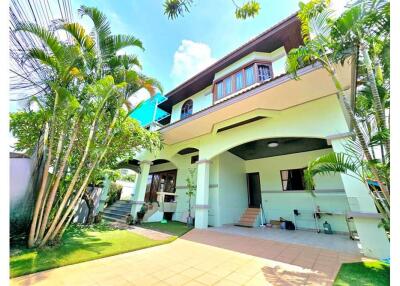 Dream Home for Sale in Koh Samui - A Modern Haven with Traditional Elegance