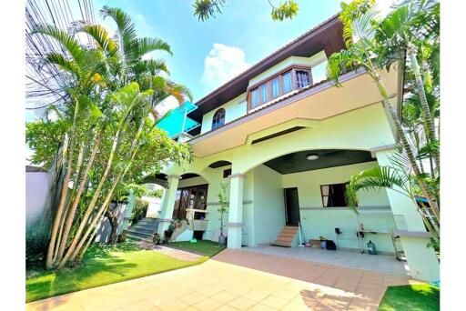 Dream Home for Sale in Koh Samui - A Modern Haven with Traditional Elegance