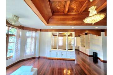 Dream Home for Sale in Koh Samui - A Modern Haven with Traditional Elegance