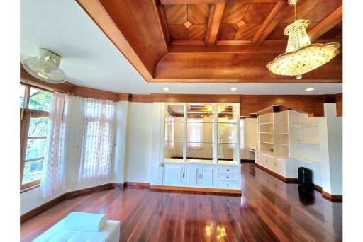 Dream Home for Sale in Koh Samui - A Modern Haven with Traditional Elegance