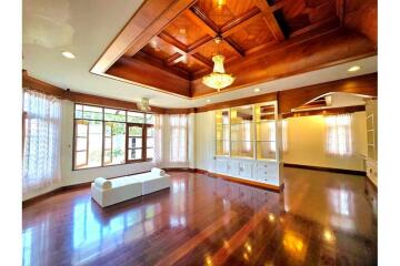 Dream Home for Sale in Koh Samui - A Modern Haven with Traditional Elegance