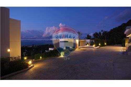 Breathtaking Luxury: 4BR Sea View Pool Villa in Bang Por