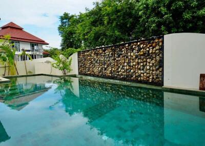 Elegant 2 houses for sale in Thongson Bay residence