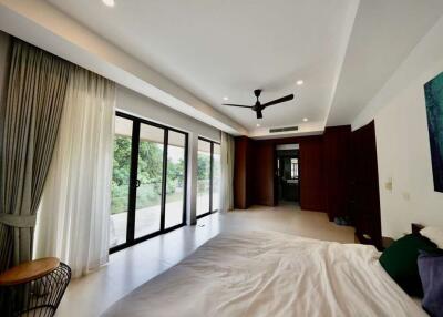 Elegant 2 houses for sale in Thongson Bay residence