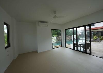 Elegant 2 houses for sale in Thongson Bay residence