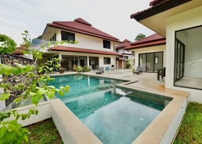 583 Sqm., 5 Beds, 5 Baths Townhouse listed for ฿ 17,500,000.