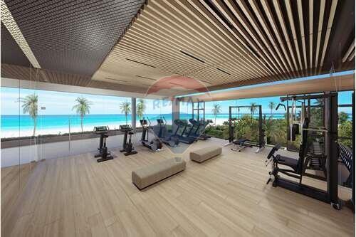 SINGLE-STOREY LUXURY BEACHFRONT POOL VILLA