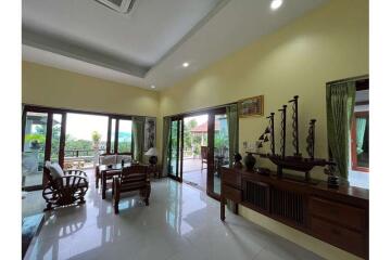 Seaview Villa 4 Bedrooms 5 bathroom for rent At Bang Rak, Koh Samui