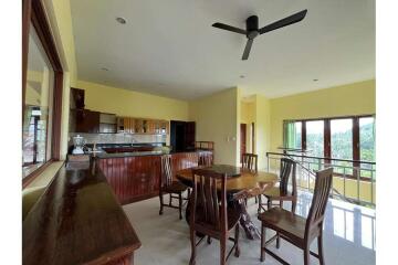 Seaview Villa 4 Bedrooms 5 bathroom for rent At Bang Rak, Koh Samui