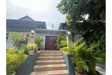 Seaview Villa 4 Bedrooms 5 bathroom for rent At Bang Rak, Koh Samui