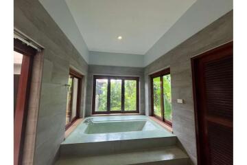 Seaview Villa 4 Bedrooms 5 bathroom for rent At Bang Rak, Koh Samui