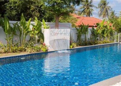 3 bedrooom modern thai style villa in Bangrak