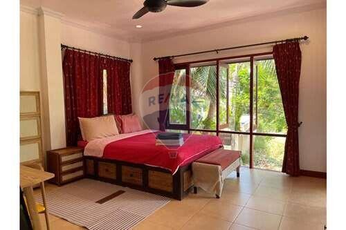 Exceptionally large sunset Sea view Thai Style villa for RENT