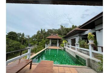 Seaview Villa 4 Bedrooms 5 bathroom for sale At Bang Rak, Koh Samui