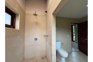 Seaview Villa 4 Bedrooms 5 bathroom for sale At Bang Rak, Koh Samui