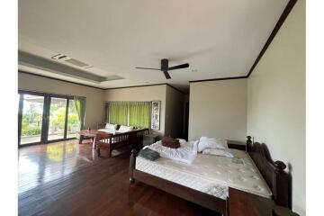 Seaview Villa 4 Bedrooms 5 bathroom for sale At Bang Rak, Koh Samui