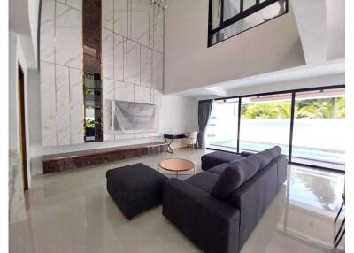 Luxury Pool Villa in Plai Laem, Koh Samui, walkable to the beach!